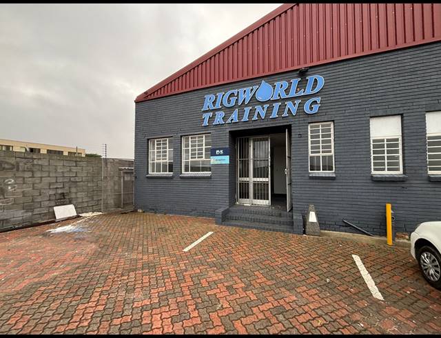 300M² WAREHOUSE TO LET IN MAITLAND